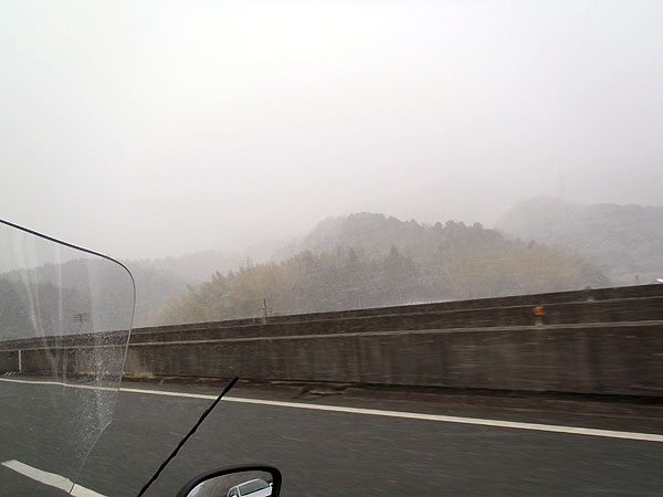 雪が強く降りだした